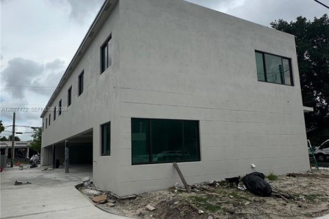Immobilier commercial à vendre à Miami, Floride: 703.27 m2 № 2257663 - photo 8