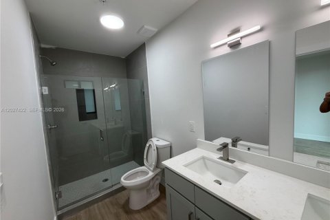 Immobilier commercial à vendre à Miami, Floride: 703.27 m2 № 2257663 - photo 18