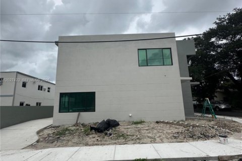 Immobilier commercial à vendre à Miami, Floride: 703.27 m2 № 2257663 - photo 7
