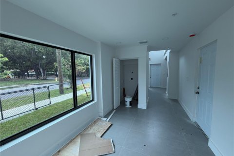 Immobilier commercial à vendre à Miami, Floride: 703.27 m2 № 2257663 - photo 19
