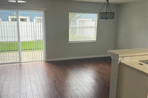 Adosado en alquiler en Orlando, Florida, 2 dormitorios, 117.43 m2 № 1905448 - foto 5