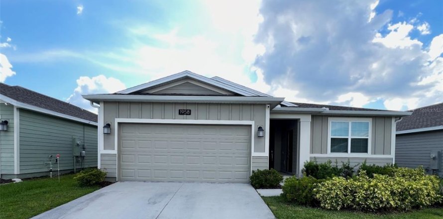 Casa en Kissimmee, Florida 4 dormitorios, 196.49 m2 № 1828097
