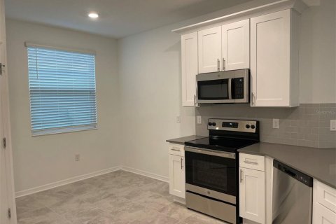 Casa en alquiler en Kissimmee, Florida, 4 dormitorios, 196.49 m2 № 1828097 - foto 13