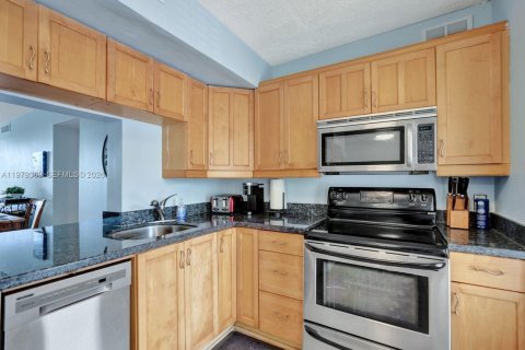 Condo à Pompano Beach, Floride, 2 chambres № 2080310