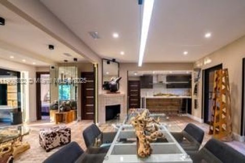 Снять в аренду виллу или дом в Норт-Майами, Флорида 3 спальни, 152.73м2, № 1966196 - фото 2