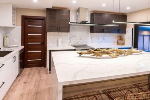 Villa ou maison à louer à North Miami, Floride: 3 chambres, 152.73 m2 № 1966196 - photo 16