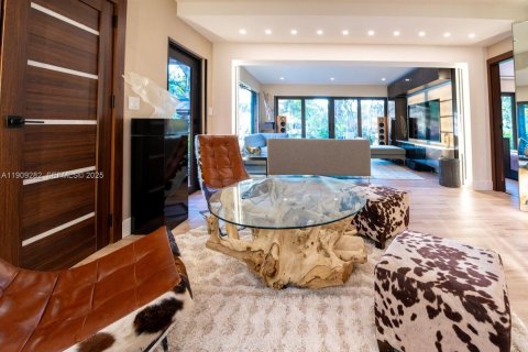 Villa ou maison à louer à North Miami, Floride: 3 chambres, 152.73 m2 № 1966196 - photo 12