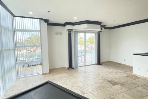 Купить коммерческую недвижимость в Майами-Бич, Флорида № 1989412 - фото 16