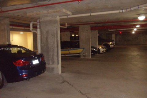 Купить коммерческую недвижимость в Майами-Бич, Флорида № 1989412 - фото 28