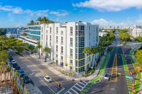 Купить коммерческую недвижимость в Майами-Бич, Флорида № 1989412 - фото 2