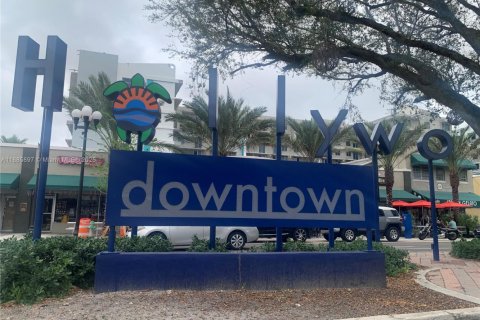 Снять в аренду виллу или дом в Холливуд, Флорида 1 спальня, 60.39м2, № 1932635 - фото 13