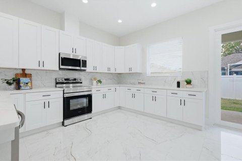 Casa en venta en Pinellas Park, Florida, 4 dormitorios, 167.41 m2 № 2408650 - foto 9