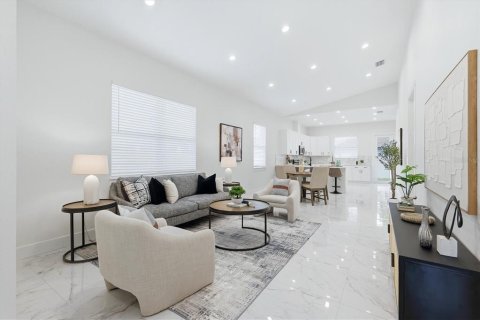 Casa en venta en Pinellas Park, Florida, 4 dormitorios, 167.41 m2 № 2408650 - foto 16