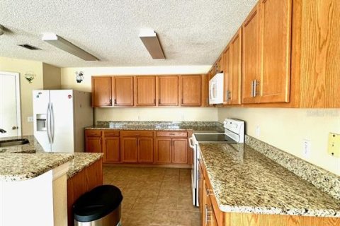 Casa en alquiler en Davenport, Florida, 4 dormitorios, 242.47 m2 № 1900107 - foto 9