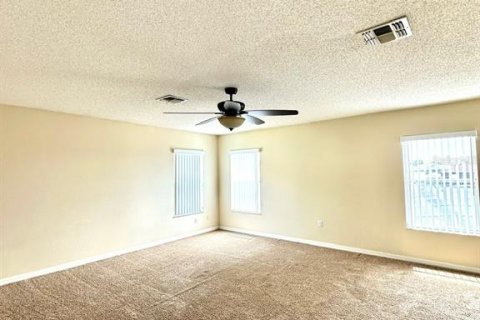 Casa en alquiler en Davenport, Florida, 4 dormitorios, 242.47 m2 № 1900107 - foto 15