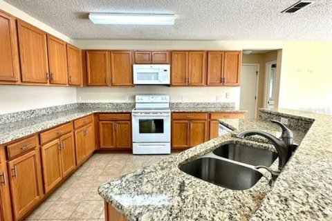 Casa en alquiler en Davenport, Florida, 4 dormitorios, 242.47 m2 № 1900107 - foto 10