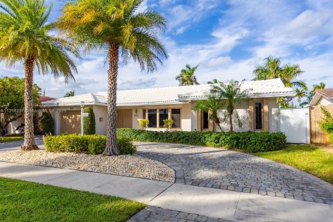 Villa ou maison à louer à Hollywood, Floride: 5 chambres, 194.35 m2 № 1979797 - photo 10