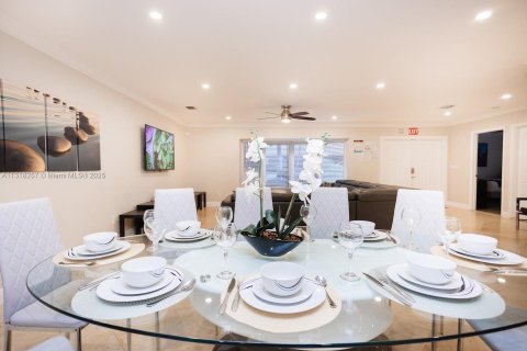 Villa ou maison à louer à Hollywood, Floride: 5 chambres, 194.35 m2 № 1979797 - photo 30