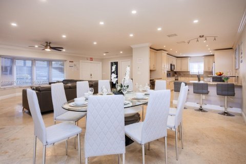 Villa ou maison à louer à Hollywood, Floride: 5 chambres, 194.35 m2 № 1979797 - photo 25