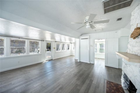 Villa ou maison à vendre à Treasure Island, Floride: 6 chambres, 209.22 m2 № 2330896 - photo 21