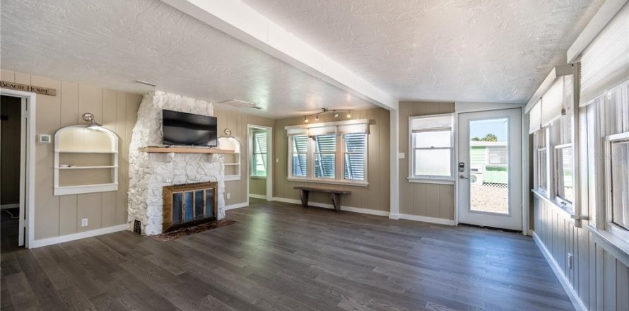 Villa ou maison à Treasure Island, Floride 6 chambres, 209.22 m2 № 2330896