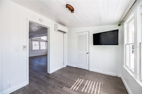 Villa ou maison à vendre à Treasure Island, Floride: 6 chambres, 209.22 m2 № 2330896 - photo 27