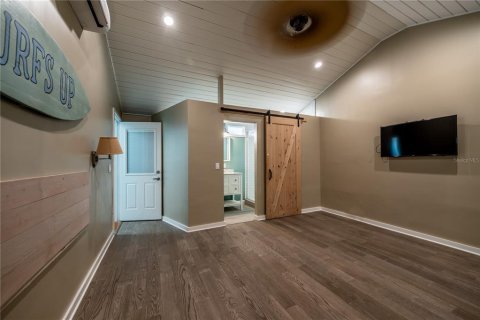Villa ou maison à vendre à Treasure Island, Floride: 6 chambres, 209.22 m2 № 2330896 - photo 7