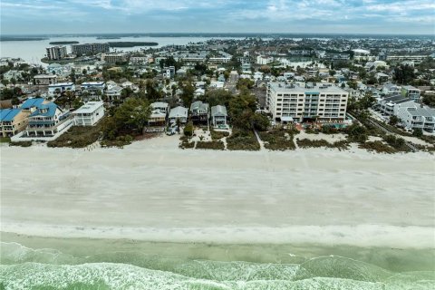 Villa ou maison à vendre à Treasure Island, Floride: 6 chambres, 209.22 m2 № 2330896 - photo 13