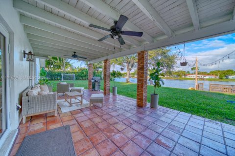 Снять в аренду виллу или дом в Майами, Флорида 4 спальни, 186.73м2, № 2005465 - фото 27