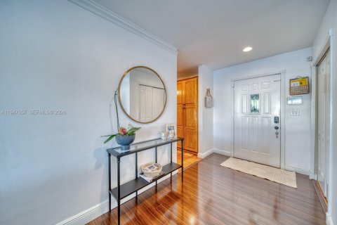 Снять в аренду виллу или дом в Майами, Флорида 4 спальни, 186.73м2, № 2005465 - фото 4