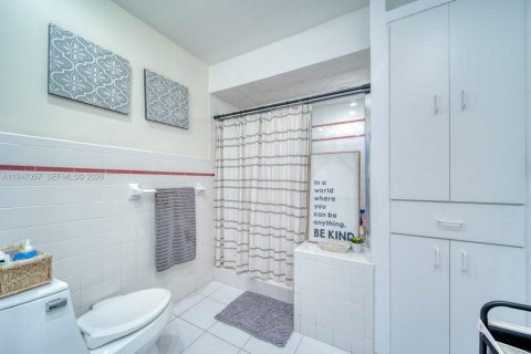 Снять в аренду виллу или дом в Майами, Флорида 4 спальни, 186.73м2, № 2005465 - фото 21