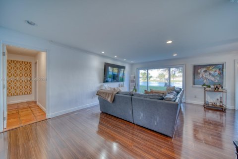 Снять в аренду виллу или дом в Майами, Флорида 4 спальни, 186.73м2, № 2005465 - фото 6