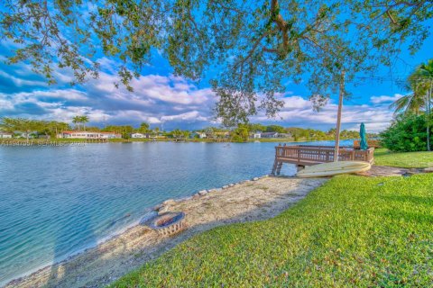 Снять в аренду виллу или дом в Майами, Флорида 4 спальни, 186.73м2, № 2005465 - фото 30