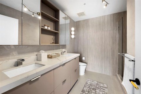 Купить кондоминиум в Майами, Флорида 2 спальни, 202.34м2, № 2031375 - фото 10