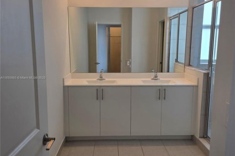 Townhouse in Coral Springs, Florida 3 bedrooms, 172.15 sq.m. № 1881540 - photo 14