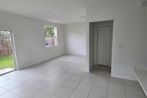 Townhouse in Coral Springs, Florida 3 bedrooms, 172.15 sq.m. № 1881540 - photo 7