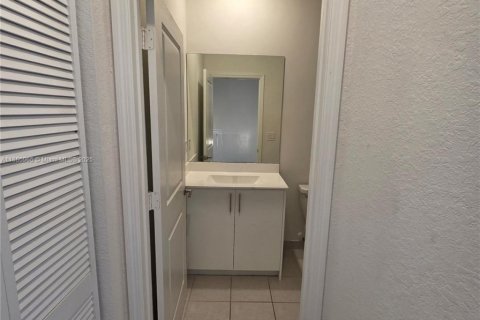 Townhouse in Coral Springs, Florida 3 bedrooms, 172.15 sq.m. № 1881540 - photo 11