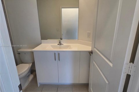 Townhouse in Coral Springs, Florida 3 bedrooms, 172.15 sq.m. № 1881540 - photo 12