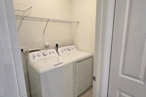 Townhouse in Coral Springs, Florida 3 bedrooms, 172.15 sq.m. № 1881540 - photo 25