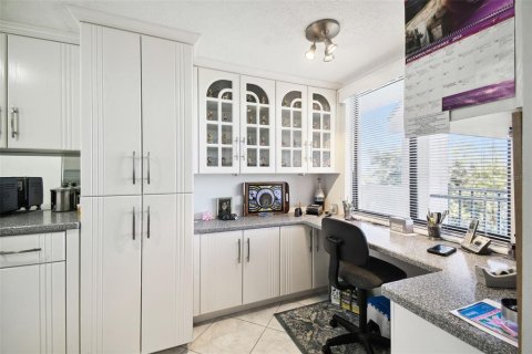 Condo in Port Richey, Florida, 2 bedrooms  № 1553991 - photo 13