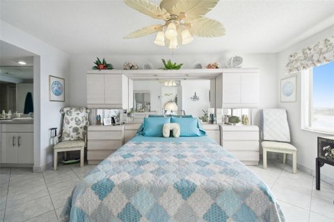 Condo in Port Richey, Florida, 2 bedrooms  № 1553991 - photo 29