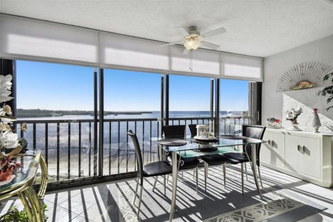 Condo in Port Richey, Florida, 2 bedrooms  № 1553991 - photo 25