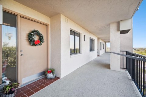Condo in Port Richey, Florida, 2 bedrooms  № 1553991 - photo 6