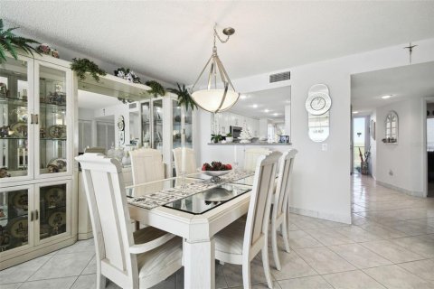 Condo in Port Richey, Florida, 2 bedrooms  № 1553991 - photo 27