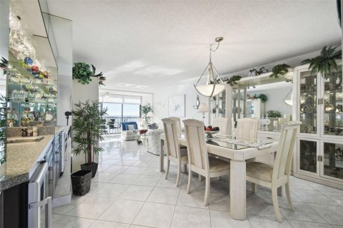 Condo in Port Richey, Florida, 2 bedrooms  № 1553991 - photo 21