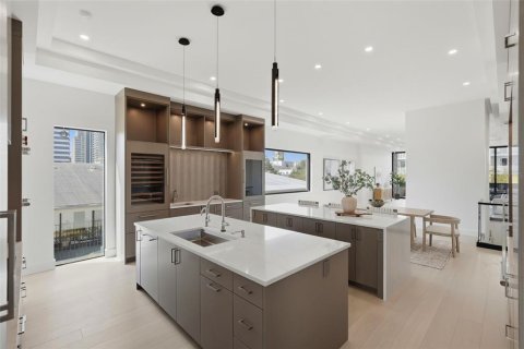 Casa en venta en Saint Petersburg, Florida, 3 dormitorios, 358.7 m2 № 2126825 - foto 10