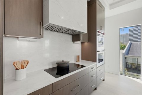 Casa en venta en Saint Petersburg, Florida, 3 dormitorios, 358.7 m2 № 2126825 - foto 9