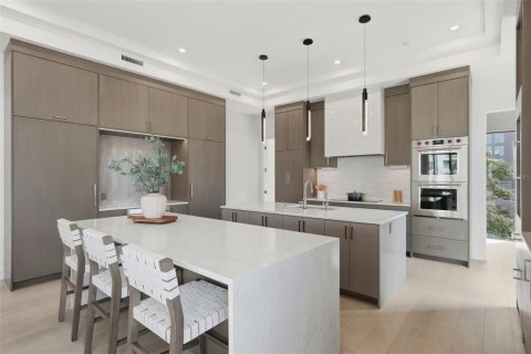 Casa en venta en Saint Petersburg, Florida, 3 dormitorios, 358.7 m2 № 2126825 - foto 2
