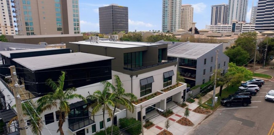 Casa en Saint Petersburg, Florida 3 dormitorios, 358.7 m2 № 2126825