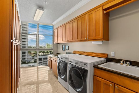 Condominio en venta en Fort Lauderdale, Florida, 3 dormitorios, 382.76 m2 № 2261066 - foto 22